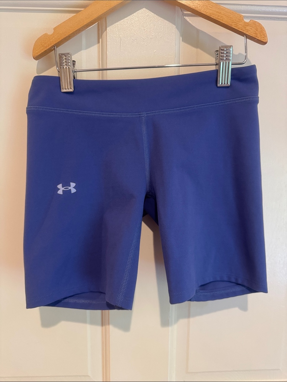 Girls Under Armour biker shorts size YM